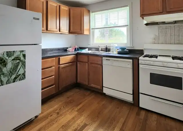 Property at 4231 W Nelson St Unit 4231-1, Chicago, IL, 60641, 2 beds, 1 bath, [object Object]