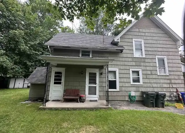 Property at 67 Riddle St Unit Second Floor, Manchester, NH, 03102, 2 beds, 1 bath, [object Object]