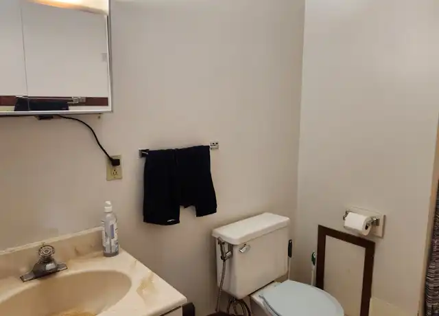 Property at 607 5th Ave, Eau Claire, WI, 54703, 4 beds, 1 bath, [object Object]