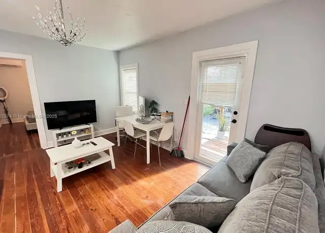 Property at 1120 NE 17th Ave Unit 1, Fort Lauderdale, FL, 33304, 1 bed, 1 bath, [object Object]