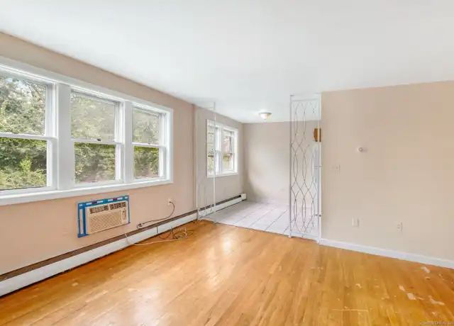 Property at 183 Barker St Unit B4, Hartford, CT, 06114, 2 beds, 1 bath, [object Object]