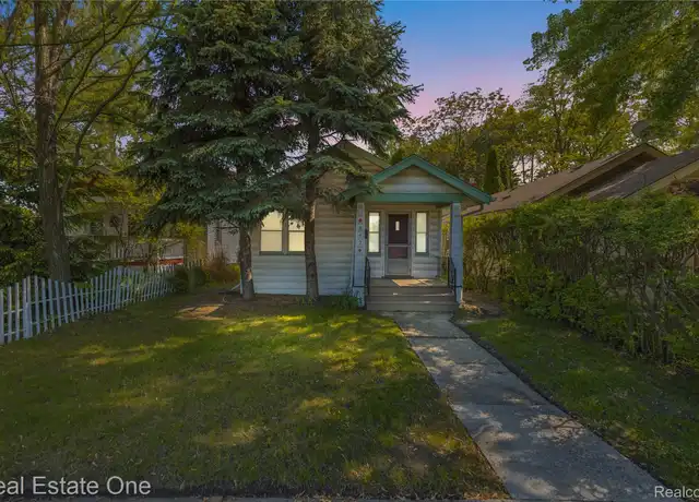 Property at 842 E 10 Mile Rd, Ferndale, MI, 48220, 2 beds, 1 bath, [object Object]