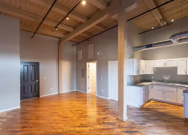 Property at 116 N 4th St Unit 403, Burlington, IA, 52601, 1 bed, 1 bath, [object Object]