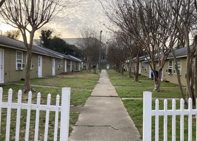 Property at 455 Pursley St Unit B25, Macon, GA, 31201, 1 bed, 1 bath, [object Object]
