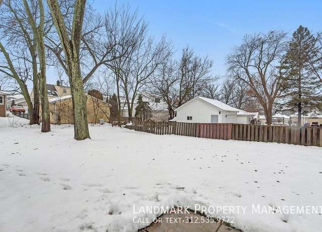 Photo of 6 E Eureka Dr, Lemont, IL 60439