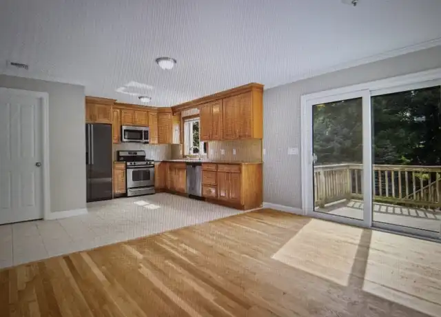 Property at 323 Commercial St Unit 3, Braintree, MA, 02184, 3 beds, 1.5 baths, [object Object]