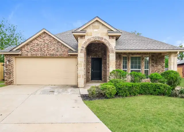 Property at 11704 Gwendolyn Ln, Oklahoma City, OK, 73131, 3 beds, 2 baths, [object Object]