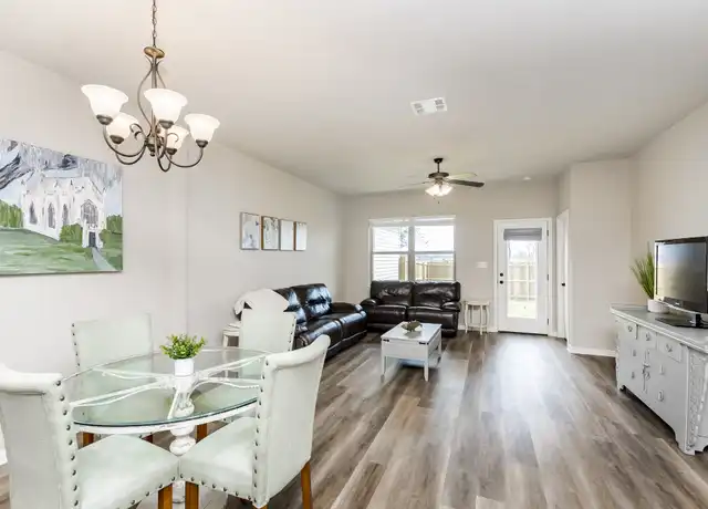 Property at 2800 S Roth Ave, Gonzales, LA, 70737, 2 beds, 2 baths, [object Object]