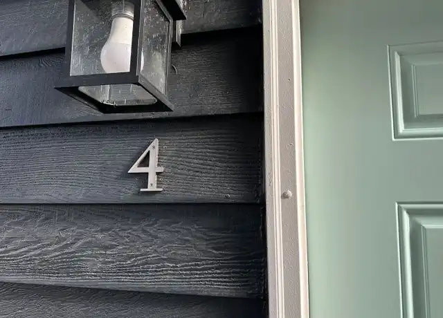 Property at 923 SW Holden St Unit 925 4, Seattle, WA, 98106, 2 beds, 1 bath, [object Object]