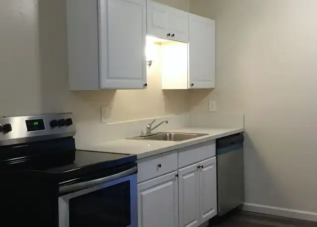 Property at 16836 SE Stark St Unit 206 (previously 10), Portland, OR, 97233, 2 beds, 1 bath, [object Object]