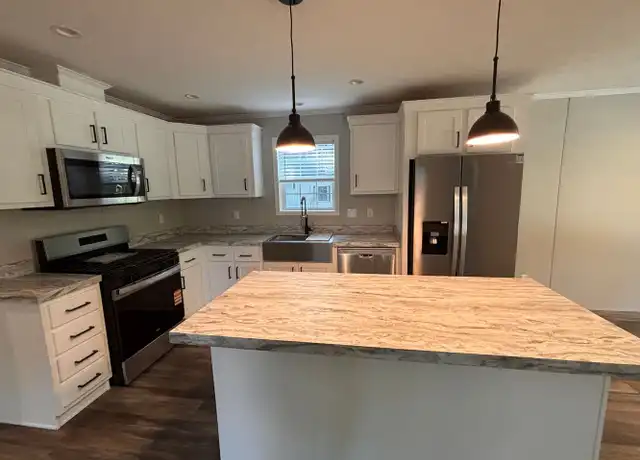 Property at 56 Moose Ln Unit 56, Rochester, NH, 03867, 3 beds, 2 baths, [object Object]