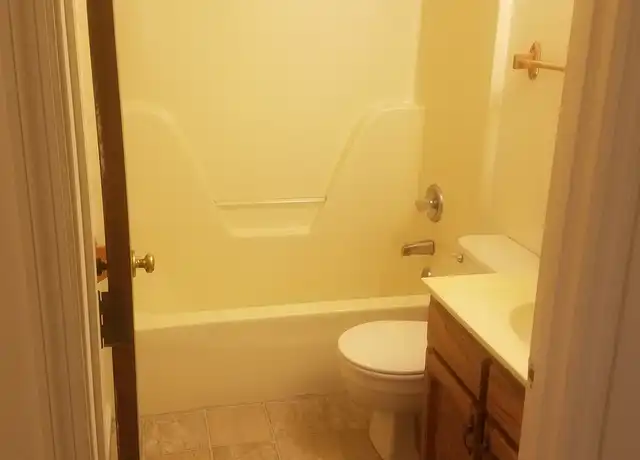 Property at 101 Maple Hill Dr Unit 2, Richmond, KY, 40475, 1 bed, 1 bath, [object Object]