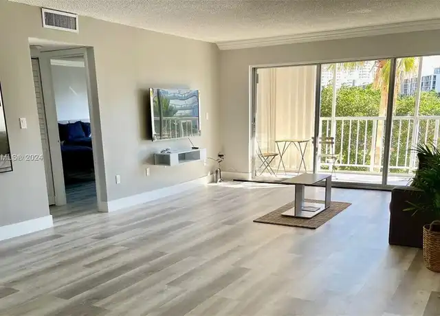 Property at 200 178th Dr #510, Sunny Isles Beach, FL, 33160, 1 bed, 1.5 baths, [object Object]