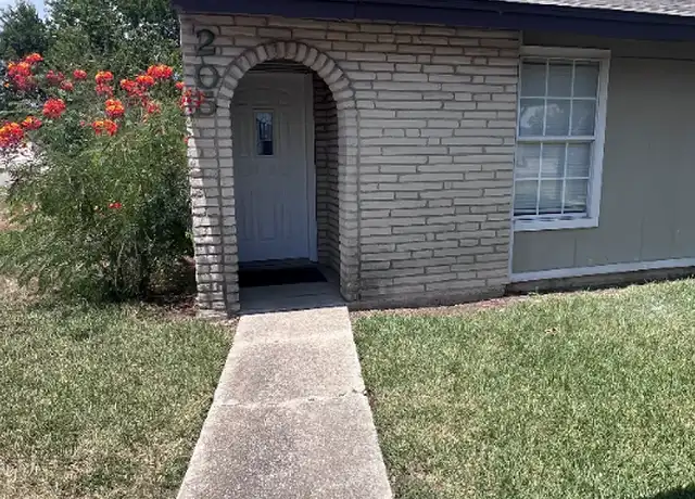Property at 205 Oelkers Dr, New Braunfels, TX, 78130, 3 beds, 1 bath, [object Object]