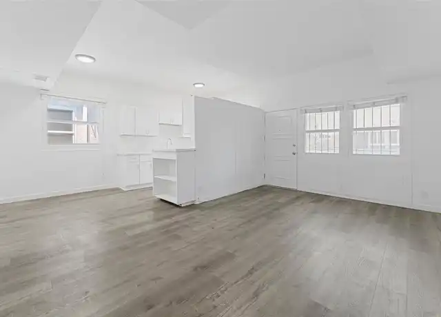 Property at 10223 Crenshaw Blvd Unit 05, Inglewood, CA, 90303, 2 beds, 1 bath, [object Object]