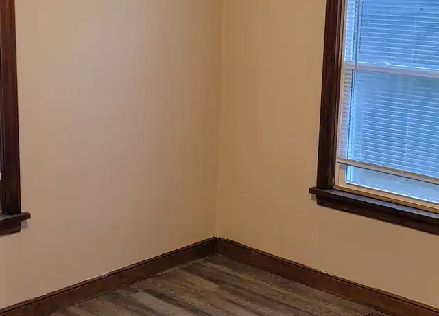 Property at 1945 Cleveland St, Eau Claire, WI, 54703, 2 beds, 1 bath, [object Object]