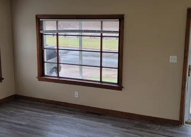 Property at 1945 Cleveland St, Eau Claire, WI, 54703, 2 beds, 1 bath, [object Object]