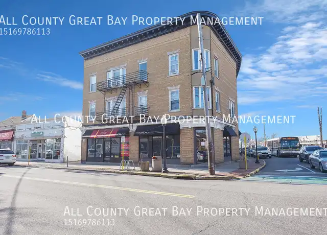 Property at 8 Railroad Ave Unit 4, Babylon, NY, 11702, 1 bed, 1 bath, [object Object]