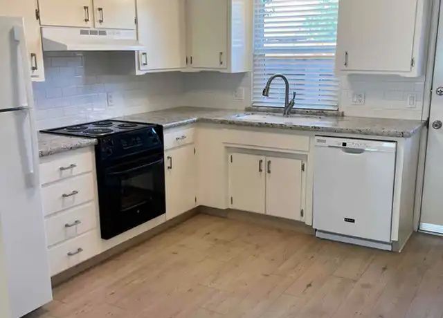 Property at 2532 S Sallee St, Visalia, CA, 93277, 2 beds, 1 bath, [object Object]