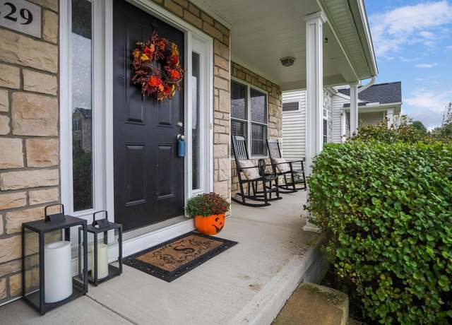 Photo of 229 Kastlekove Dr, Lewis Center, OH 43035