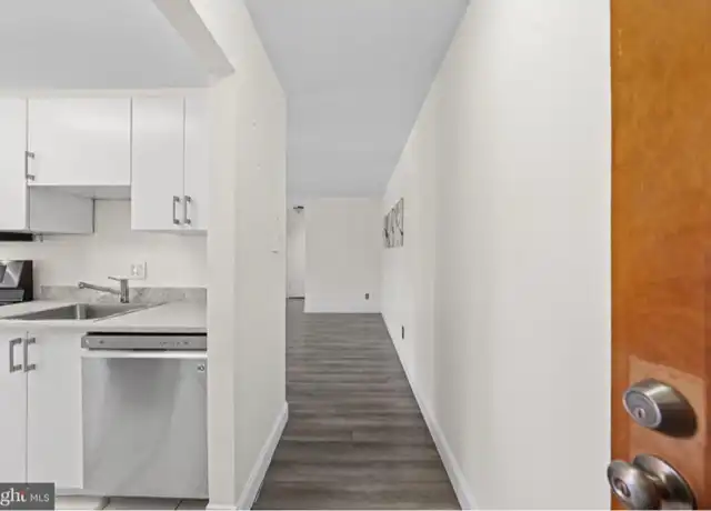 Property at 6441 Richmond Hwy #201, Alexandria, VA, 22306, 1 bed, 1 bath, [object Object]