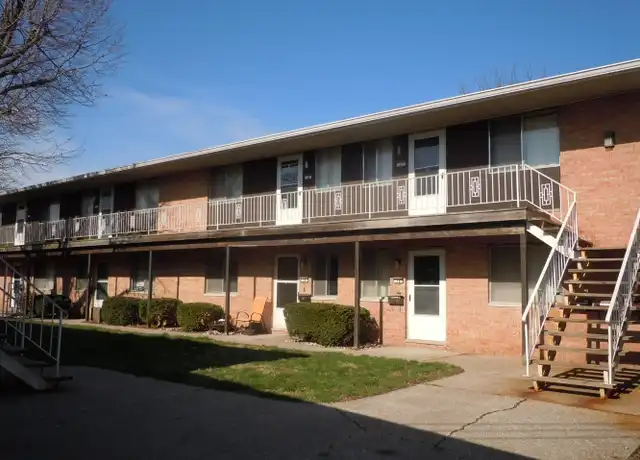 Property at 214 E Church St Unit 8, Collinsville, IL, 62234, 1 bed, 1 bath, [object Object]