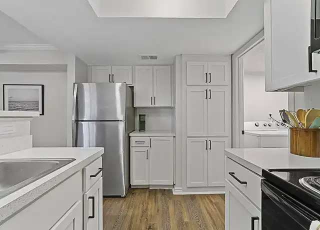 Property at Lakeside Apartments - 9600 Golf Lakes Trl, Dallas, TX, 75231, 1-2 bed, 1-2 bath, [object Object]