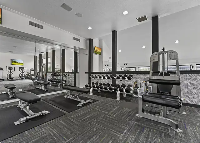 Photo of 9600 Golf Lakes Trl, Dallas, TX 75231