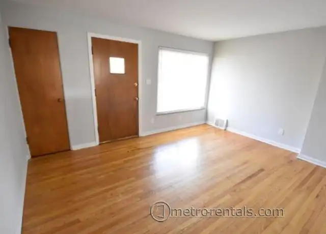 Property at 61 E Henderson Rd, Columbus, OH, 43214, 2 beds, 1 bath, [object Object]
