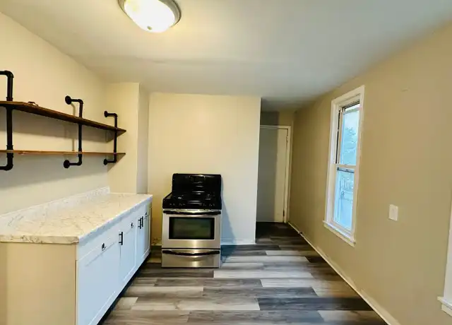 Property at 2447 11th Ave S Unit 02, Minneapolis, MN, 55404, 2 beds, 1 bath, [object Object]