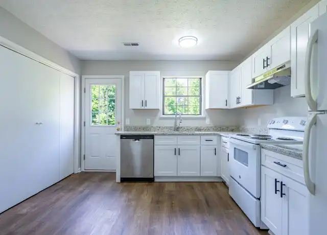 Property at 236 Landon Ct NE, Calhoun, GA, 30701, 2 beds, 1.5 baths, [object Object]
