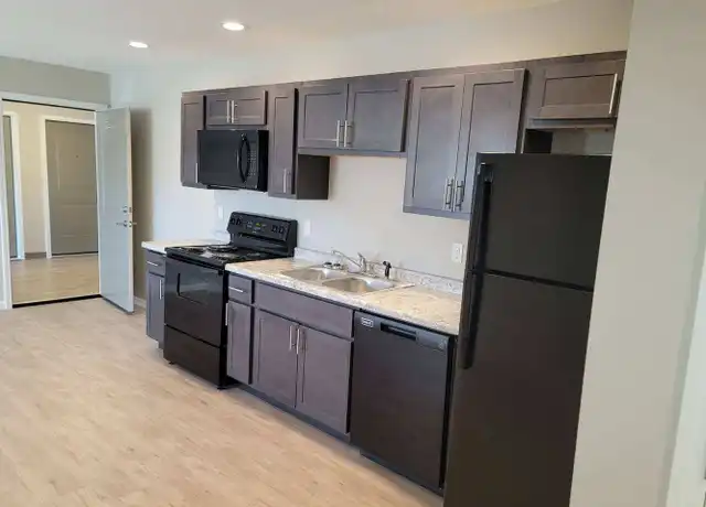 Property at 1401 W North 4th St, Shelbyville, IL, 62565, 3 beds, 2 baths, [object Object]