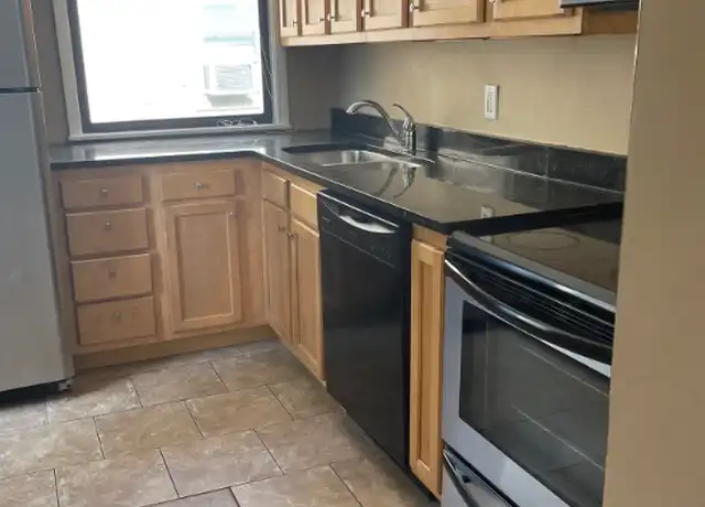 Property at 225 Emming St Unit 2, Cincinnati, OH, 45219, 3 beds, 1 bath, [object Object]