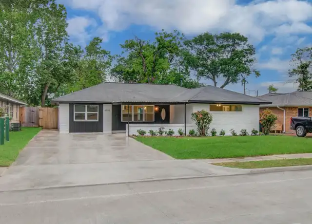 Property at 4914 W 43rd St, Houston, TX, 77092, 3 beds, 2 baths, [object Object]