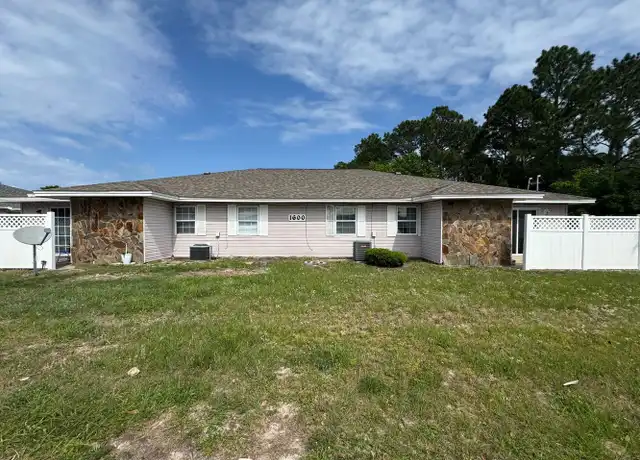 Property at 1600 Green Briar Pkwy Unit A, Gulf Breeze, FL, 32563, 2 beds, 1 bath, [object Object]