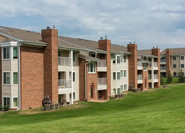 Property at Cinnamon Ridge Apartments - 4598 Slater Rd, Eagan, MN, 55122, 1-2 bed, 1-2 bath, [object Object]