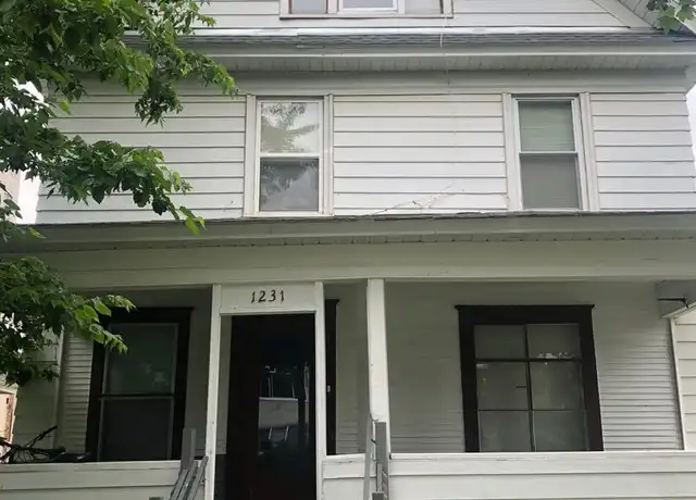 Property at 1231 SE 8th St Unit HOUSE (A & C), Minneapolis, MN, 55414, 6 beds, 2 baths, [object Object]