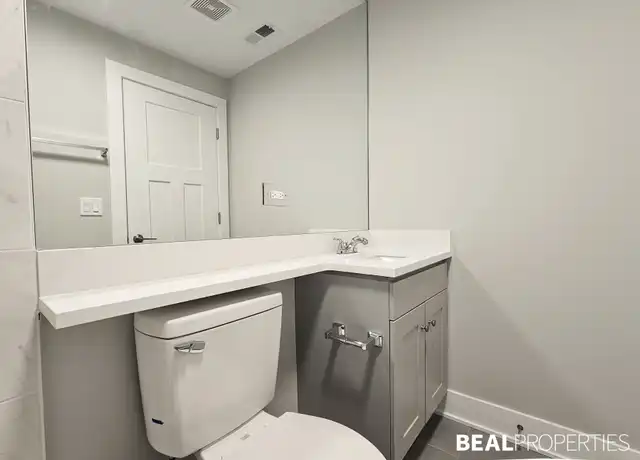 Property at 1135 Oak Ave Unit 2E, Evanston, IL, 60202, 2 beds, 2 baths, [object Object]