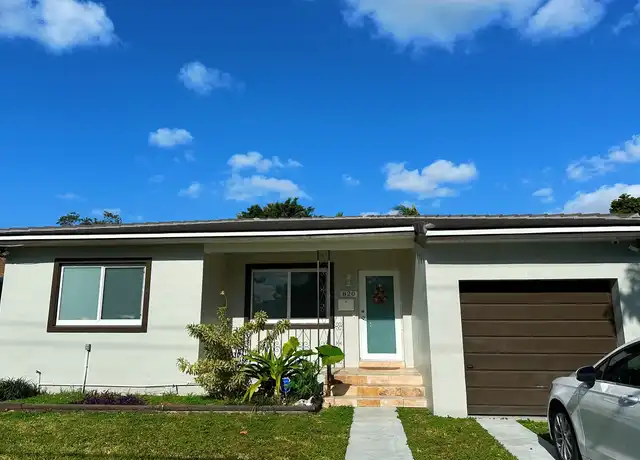 Property at 820 NW 31st Ave, Miami, FL, 33125, 2 beds, 1 bath, [object Object]