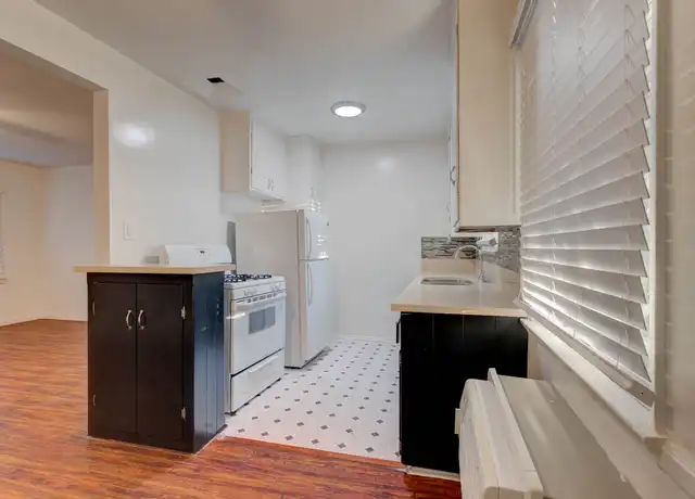Property at 1325 E Wilson Ave Unit 5, Glendale, CA, 91206, 1 bed, 1 bath, [object Object]