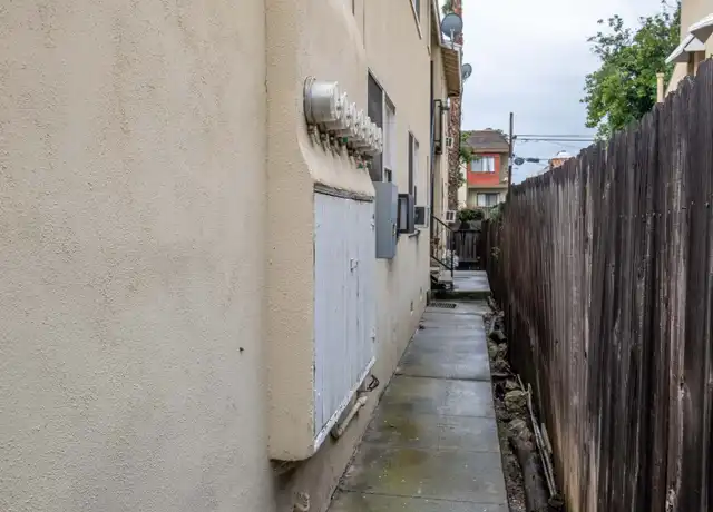Property at 1325 E Wilson Ave Unit 5, Glendale, CA, 91206, 1 bed, 1 bath, [object Object]