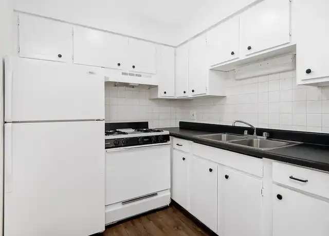Property at 515 W Barry Ave, Chicago, IL, 60657, 0 beds, 1 bath, [object Object]