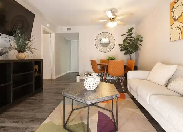 Property at Bayou Park Apartments - 4400 Memorial Dr, Houston, TX, 77007, 0-2 beds, 1-2 bath, [object Object]