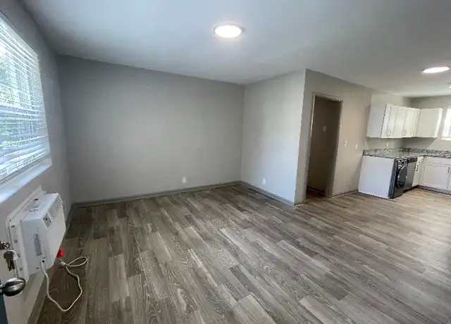 Property at 1106 W 7th St Unit 1, Columbia, TN, 38401, 2 beds, 1 bath, [object Object]