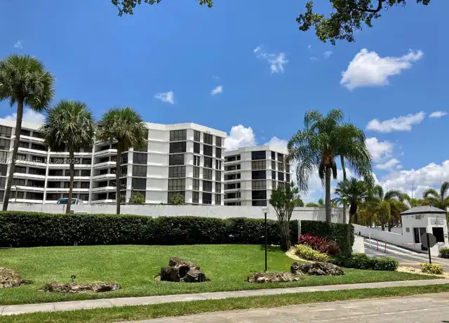 Property at 13951 Kendale Lakes Cir Unit 604A, Miami, FL, 33183, 2 beds, 2 baths, [object Object]