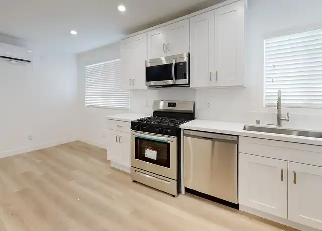 Property at 1118 W 25th St, Los Angeles, CA, 90007, 3 beds, 2 baths, [object Object]
