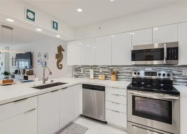 Property at 2501 S Ocean Dr #1103, Hollywood, FL, 33019, 2 beds, 1 bath, [object Object]