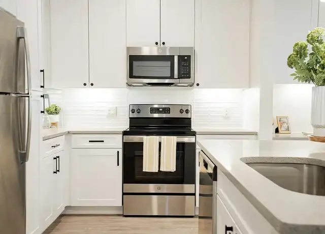 Property at The 1906 at Bishop Ridge - 501 N Ewing Ave, Dallas, TX, 75203, 1-2 bed, 1-2 bath, [object Object]