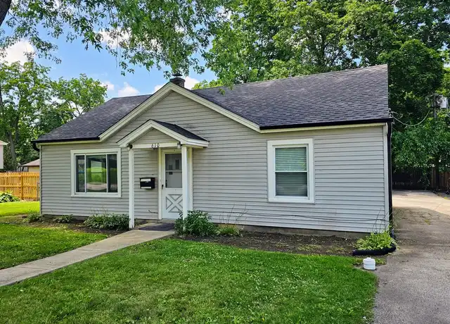 Property at 610 Wildwood Ave, Mundelein, IL, 60060, 2 beds, 1 bath, [object Object]