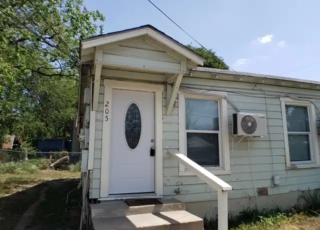 Property at 205 E Lambert St, San Antonio, TX, 78204, 2 beds, 1 bath, [object Object]